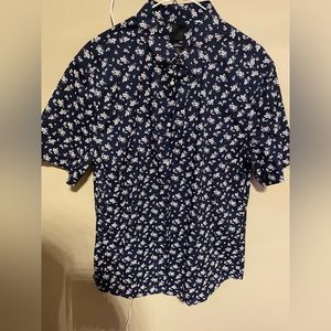 Apt 9 Short Sleeve Button Down Shirt (L)
